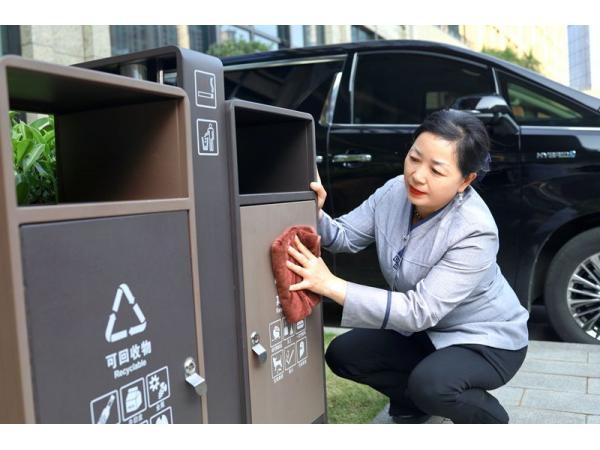 日常保潔外包的五大優(yōu)勢，為何越來越多的企業(yè)選擇外包保潔？